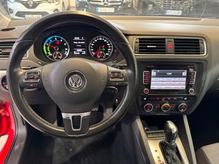 VOLKSWAGEN Jetta 1.4 TSI DSG Hybrid