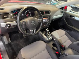VOLKSWAGEN Jetta 1.4 TSI DSG Hybrid