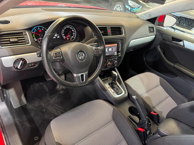 VOLKSWAGEN Jetta 1.4 TSI DSG Hybrid