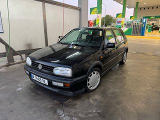Volkswagen Golf GTI Caja 3