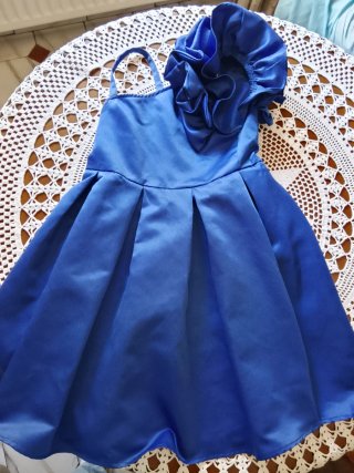 Vestido azul de fiesta para niña
