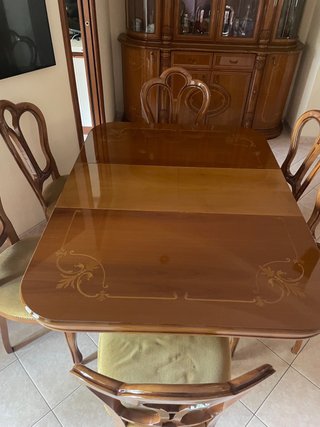 Tavolo da pranzo allungabile in legno con 6 sedie