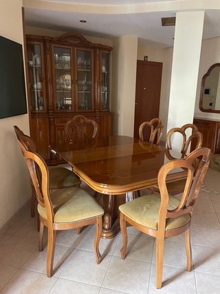 Tavolo da pranzo allungabile in legno con 6 sedie