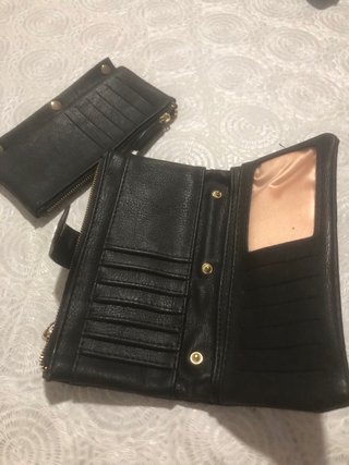 Billetera de mujer negra