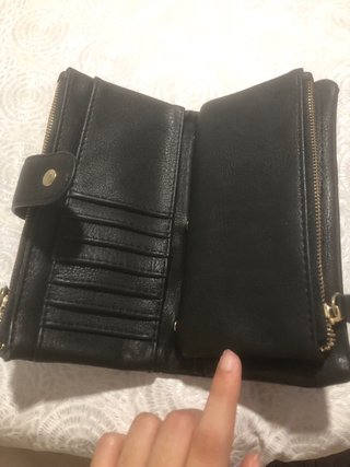 Billetera de mujer negra