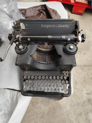 Máquina de escribir Hispano Olivetti