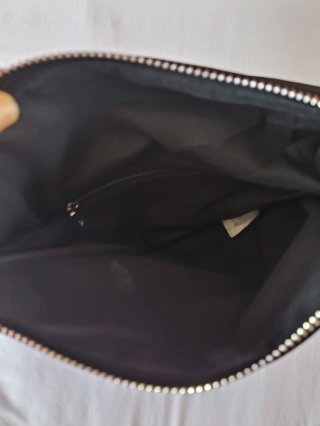 Bolso bandolera pequeño con tachuelas