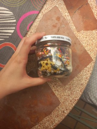Tarro de bisutería variada