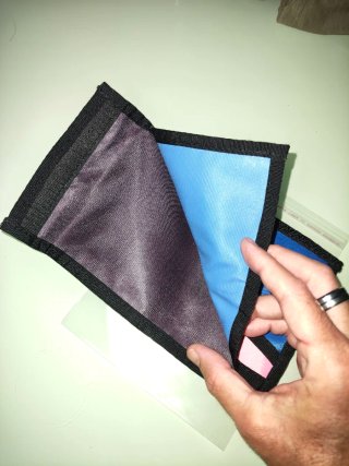 Cartera con Velcro de 1.990 NUEVA!