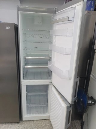 Nevera AEG con garantía y transporte