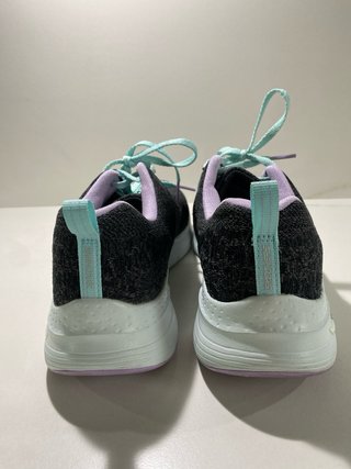 Zapatillas Skechers Negras y Moradas