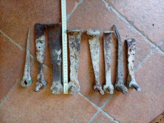 Antichi cardini in ferro battuto