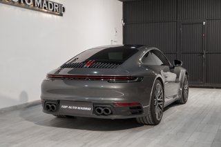 Porsche 911 Carrera 4 2023
