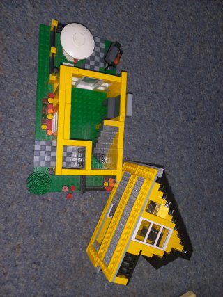 LEGO Creator 3en1 (4996) Casa Amarilla