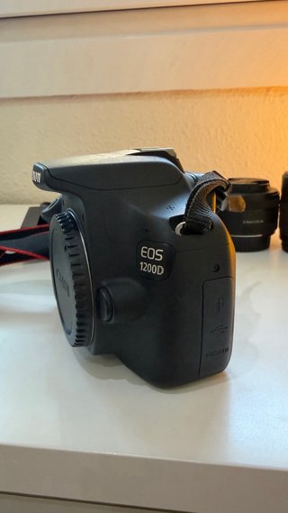 Canon EOS 1200D + Lentes 18-55mm y 50mm