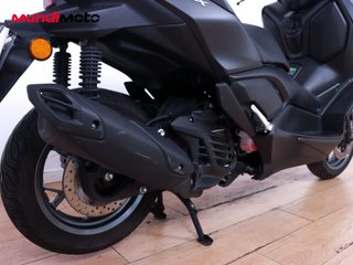 YAMAHA X-MAX 125