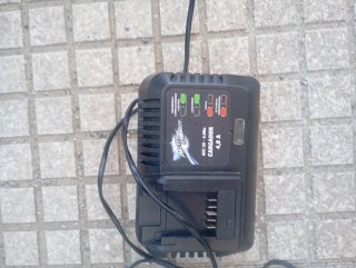 Taladro percutor a batería Ferrex