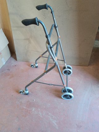 Andador con ruedas