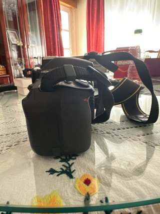 Cámara Nikon D3100 (para reparar)