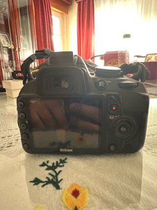 Cámara Nikon D3100 (para reparar)
