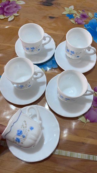 Juego de tazas de porcelana dorada
