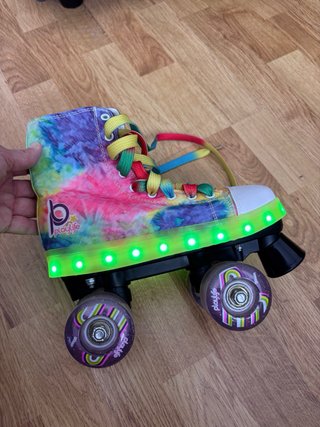 Patines Tie Dye Talla 35 Nuevos. Suela con luces.