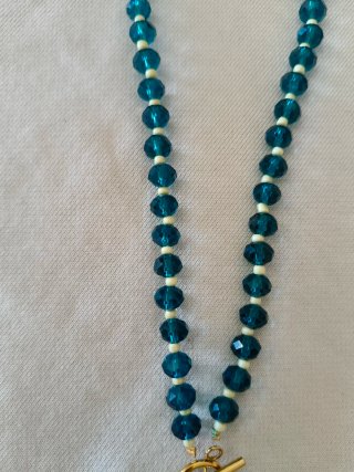 Collar con colgante de pez