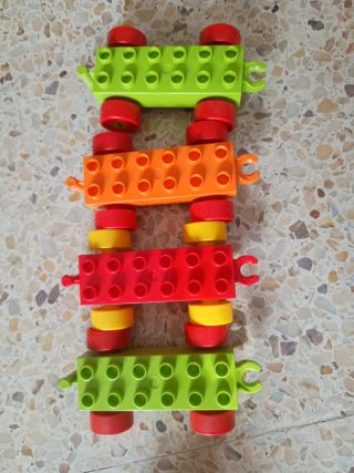 Tren Duplo con números y figuras
