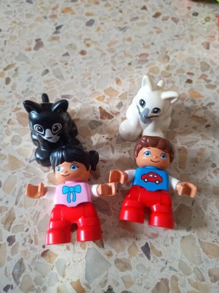 Tren Duplo con números y figuras