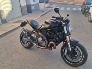 Ducati Monster 821 Negra