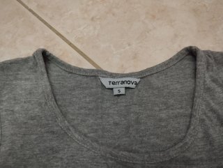 Abito corto smanicato bicolore grigio e nero