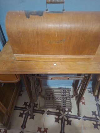 Máquina de coser Singer antigua