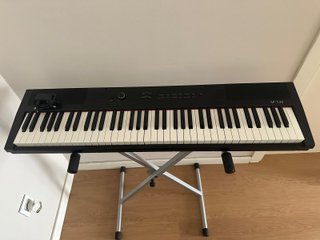 Teclado SP-120 con soporte y pedal