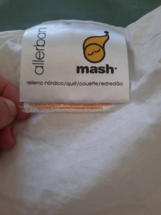 Funda y relleno nórdico cuna, con motivo espacial.