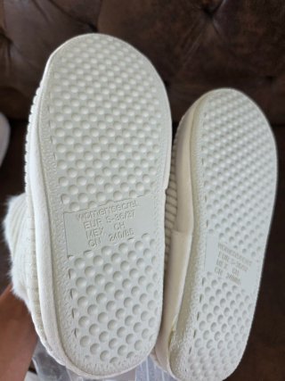 Pantuflas de punto con pelo plateadas