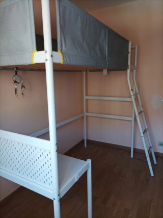 Cama alta litera con escritorio Ikea