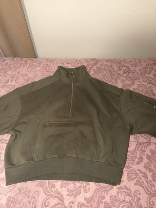 Sudadera verde militar con cremallera