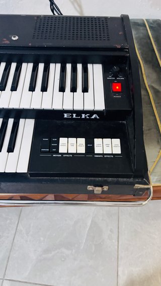 Piano ELKA