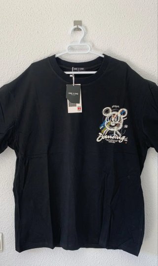 Camiseta Negra Estampada Mickey Surfwear