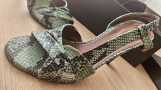 Sandalias BA&SH verdes piel serpiente con poco uso