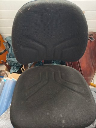 Silla de oficina ergonómica negra