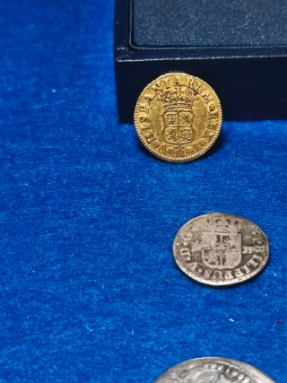 Gran Lote numismático, plata y oro