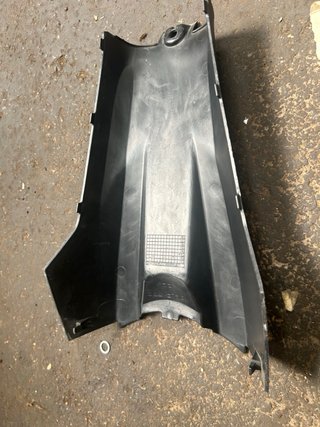 Tapa Batería Yamaha Aerox 50 2013