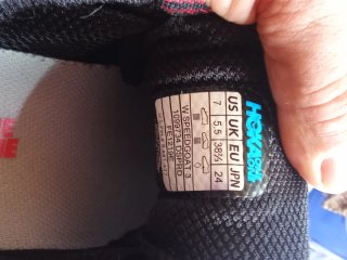 Zapatillas Hoka One One Negras y Rojas
