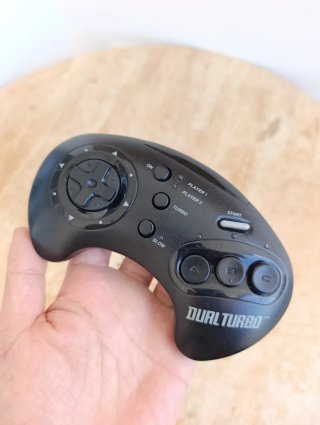 Controller wireless Aklaim dual turbo per Sega Mega Drive