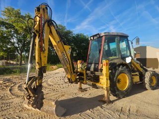 Retroexcavadora New Holland