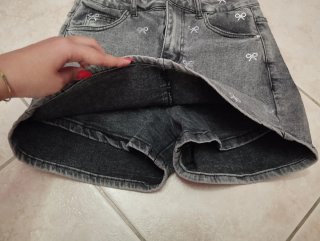 Gonna shorts jeans grigia con strass
