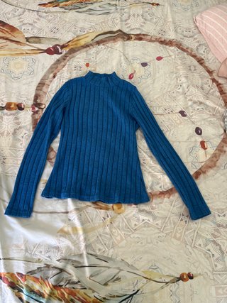 Jersey azul de cuello alto