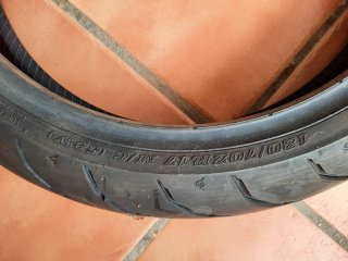 Neumático moto delantero nuevo