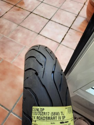 Neumático moto delantero nuevo